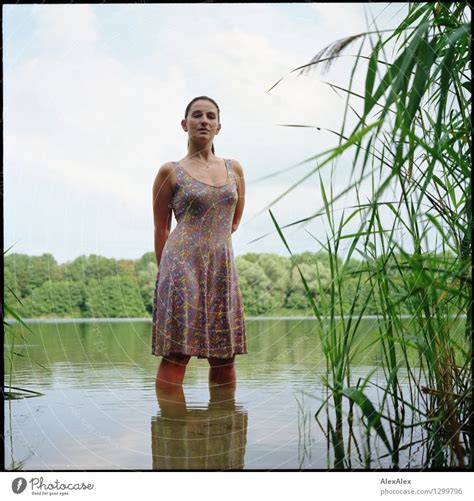 nackte frauen in der natur|Frauen In Der Natur Bilder und Fotos .